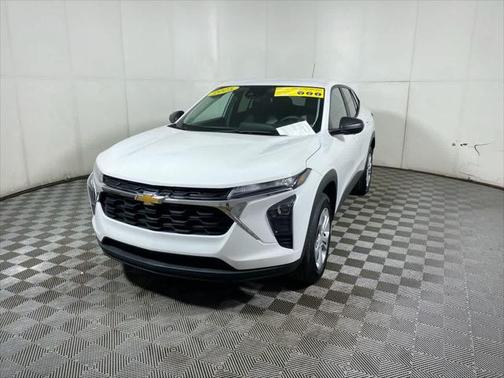 2025 Chevrolet Trax LS