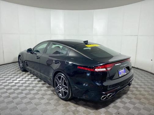 2022 Kia Stinger GT1