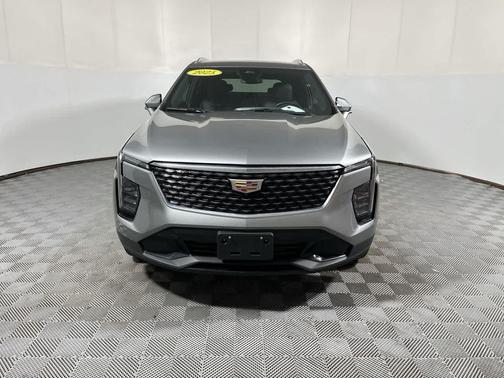Argent Silver Metallic 2025 Cadillac XT4 Premium Luxury