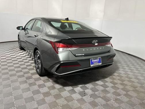 2025 Hyundai ELANTRA Sport