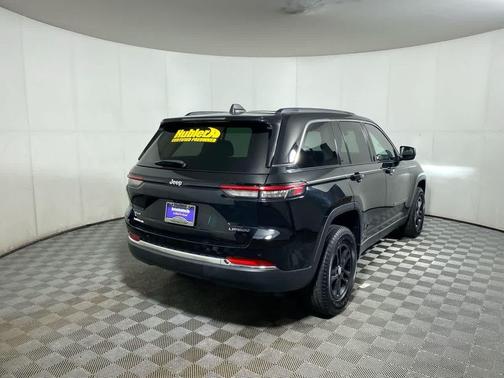 2022 Jeep Grand Cherokee Laredo