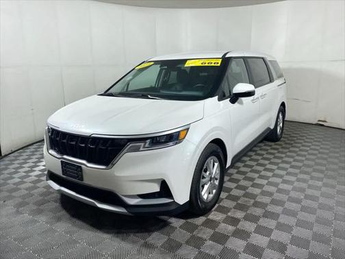 2023 Kia Carnival LX