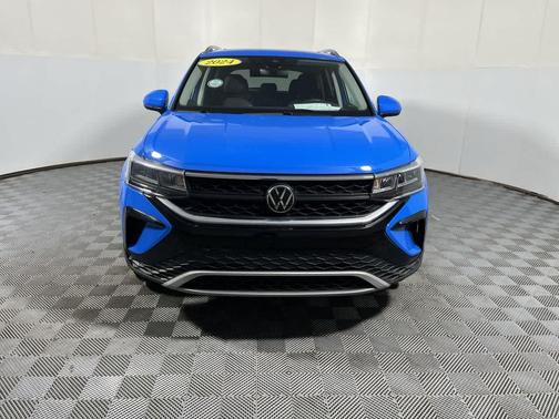 Pyrite Silver Metallic 2024 Volkswagen Taos 1.5T SE