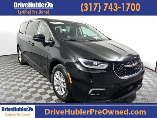 Diamond Black Crystal Pearlcoat 2024 Chrysler Pacifica Touring L