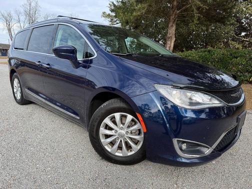 2018 Chrysler Pacifica Touring-L Plus