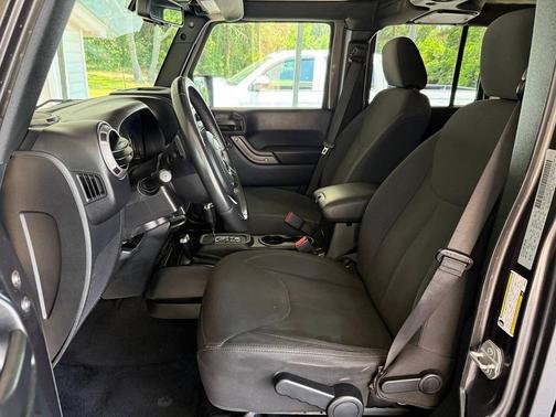 Granite Crystal Metallic Clearcoat 2018 Jeep Wrangler JK Unlimited Sport