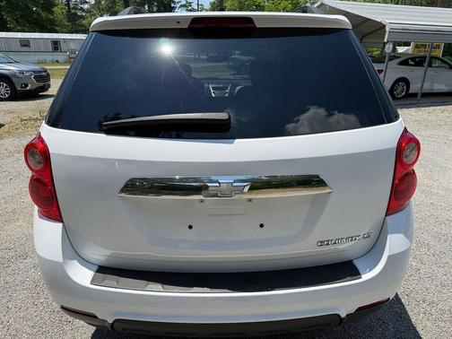 Summit White 2010 Chevrolet Equinox LT