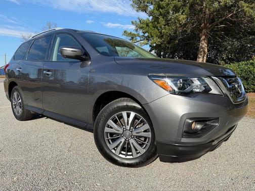 2019 Nissan Pathfinder SL