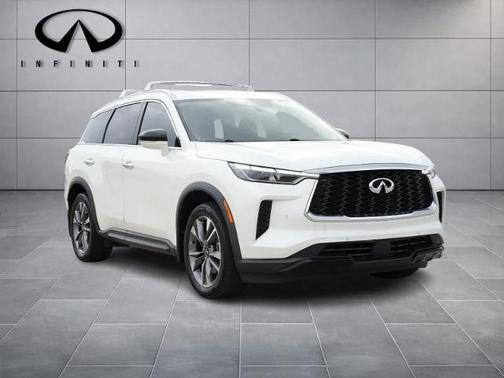 2023 INFINITI QX60 LUXE