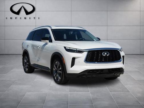 Majestic White 2023 INFINITI QX60 LUXE