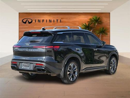 2024 INFINITI QX60 LUXE