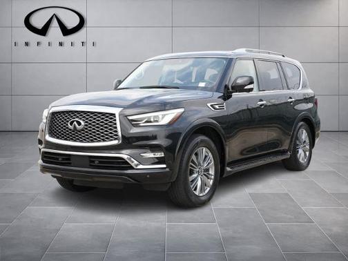 2022 INFINITI QX80 LUXE