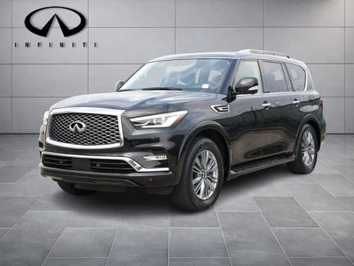 2022 INFINITI QX80 LUXE