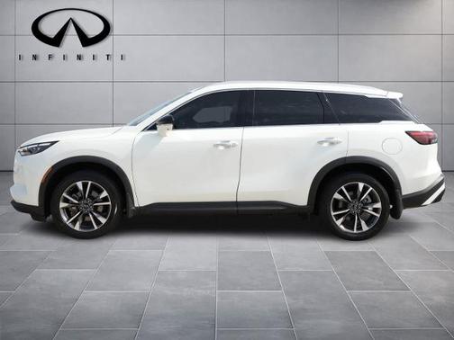 Majestic White 2023 INFINITI QX60 LUXE