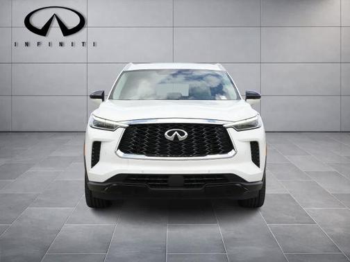 Majestic White 2023 INFINITI QX60 LUXE