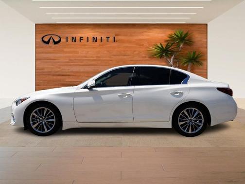 2024 INFINITI Q50 LUXE