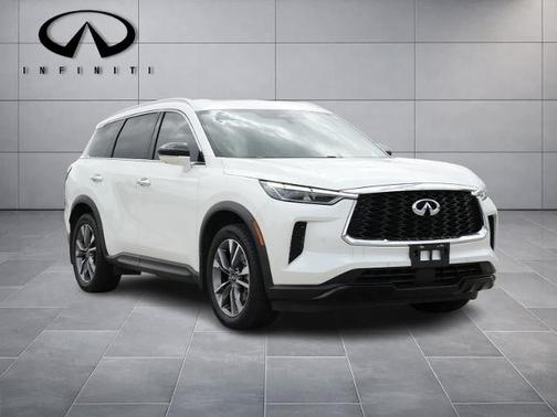 Majestic White 2023 INFINITI QX60 LUXE