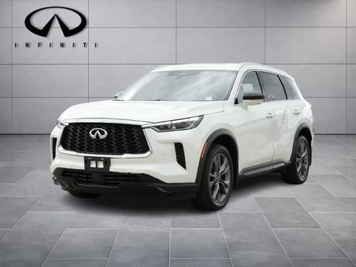 Majestic White 2023 INFINITI QX60 LUXE