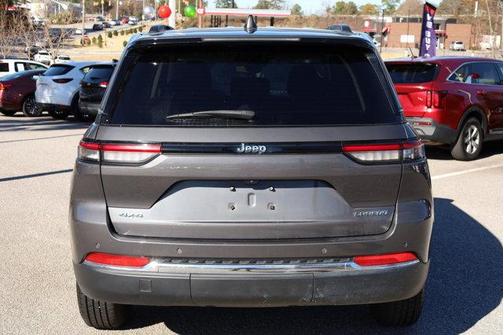2023 Jeep Grand Cherokee Laredo