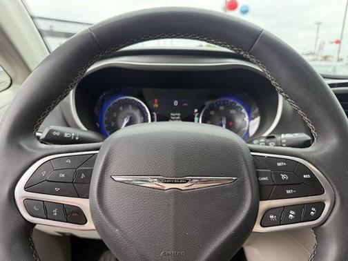 2022 Chrysler Pacifica Touring-L