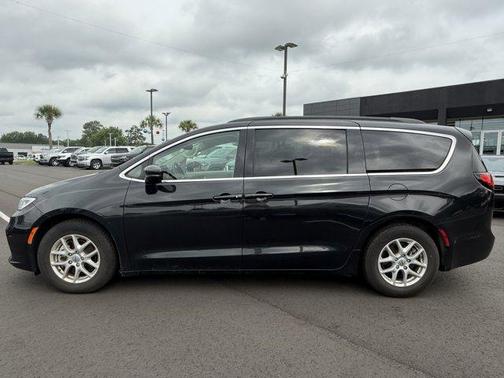 2022 Chrysler Pacifica Touring-L