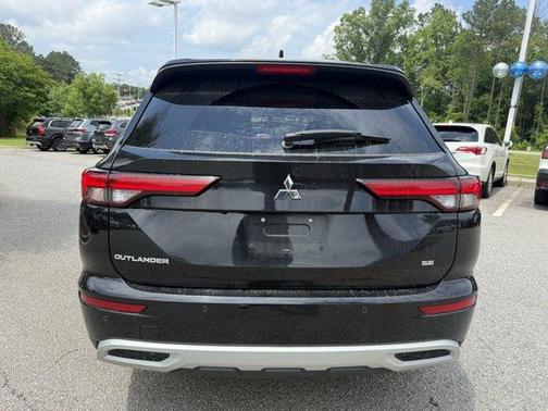 2023 Mitsubishi Outlander SE