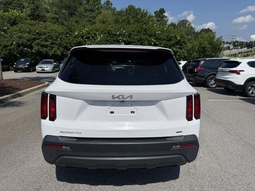 2023 Kia Sorento LX
