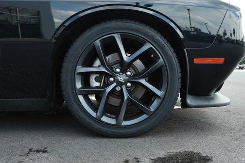 Pitch Black Clearcoat 2023 Dodge Challenger R/T