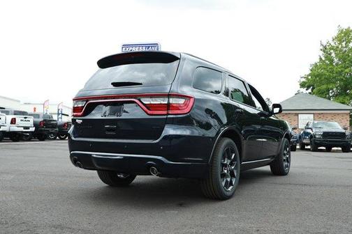 Night 2026 Dodge Durango GT HEMI V8