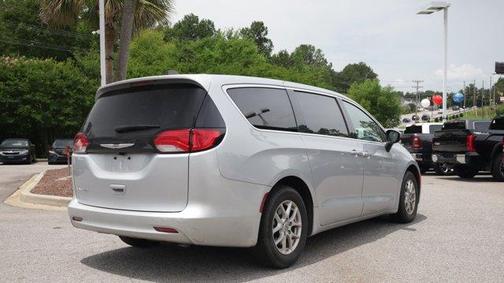 Silver Mist Clearcoat 2023 Chrysler Voyager LX