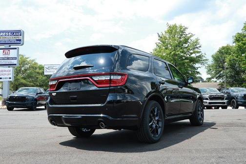 DB Black Clearcoat 2026 Dodge Durango GT HEMI V8
