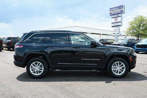 Diamond Black 2026 Jeep Grand Cherokee Laredo X