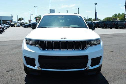 Bright White Clearcoat 2026 Jeep Grand Cherokee L Laredo X