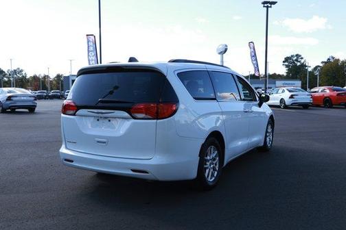 2021 Chrysler Voyager LXI