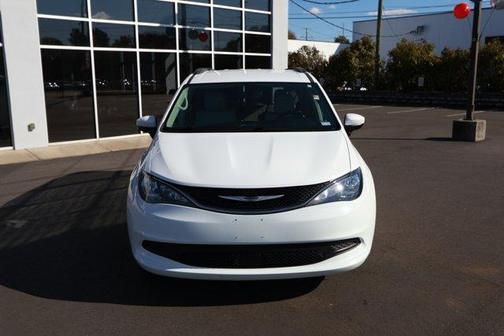 2021 Chrysler Voyager LXI
