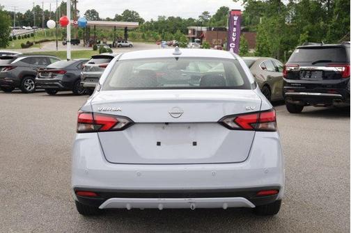 Gray Sky Pearl 2024 Nissan Versa 1.6 SV