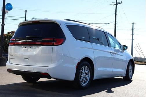 2022 Chrysler Pacifica Touring-L