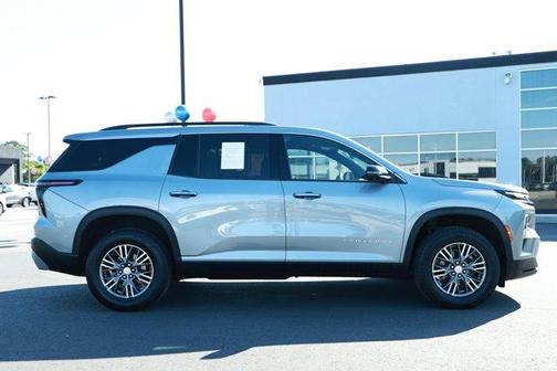 Sterling Gray Metallic 2024 Chevrolet Traverse LT