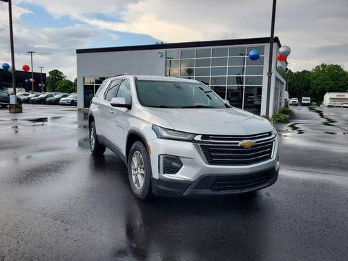 2022 Chevrolet Traverse LT Cloth