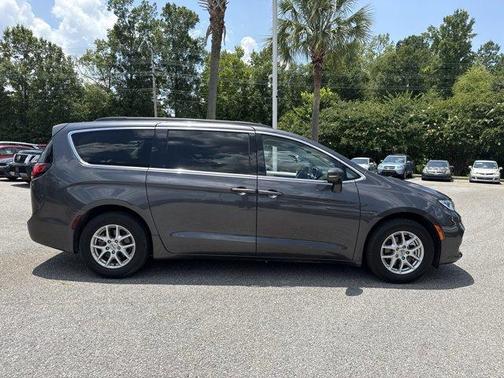 2022 Chrysler Pacifica Touring-L