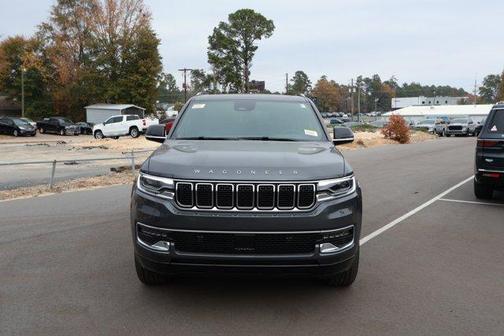 2025 Jeep Wagoneer Base
