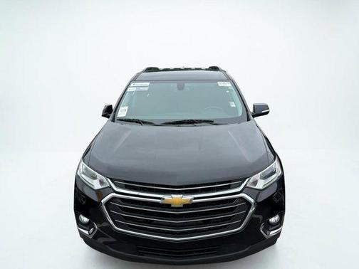 Mosaic Black Metallic 2019 Chevrolet Traverse LT Cloth