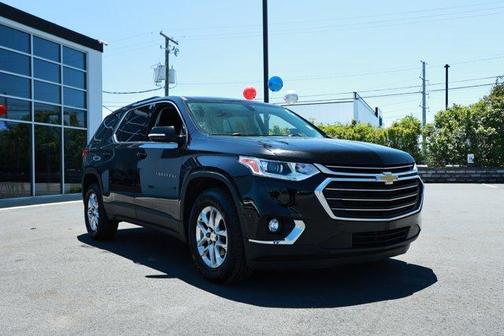 Mosaic Black Metallic 2019 Chevrolet Traverse LT Cloth
