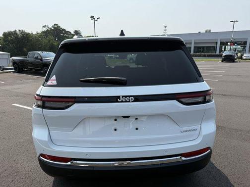 2025 Jeep Grand Cherokee Laredo X