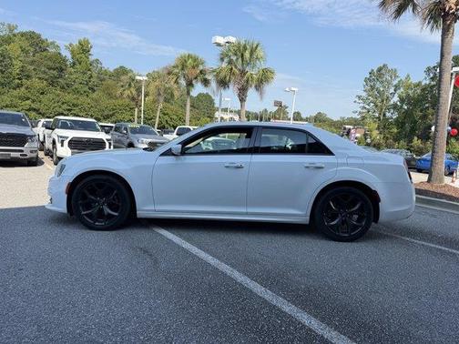2021 Chrysler 300 Touring L
