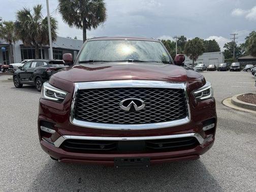 2022 INFINITI QX80 Luxe