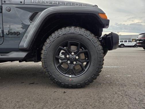 2025 Jeep Gladiator Sport