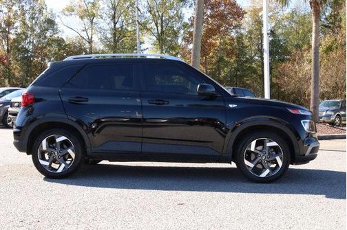 2021 Hyundai VENUE SEL