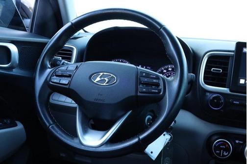 2021 Hyundai VENUE SEL