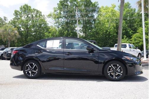 Black 2024 Nissan Sentra SV